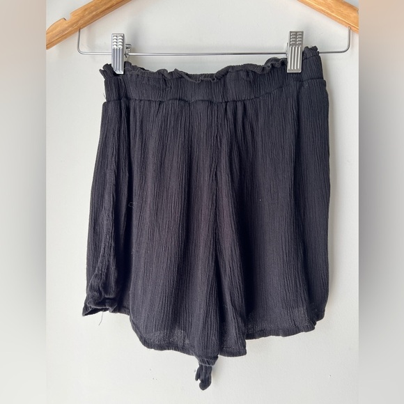 H&M Women's Black Casual Flowy Lightweight Euro Summer Vacation Shorts 2 XS - Picture 5 of 7
